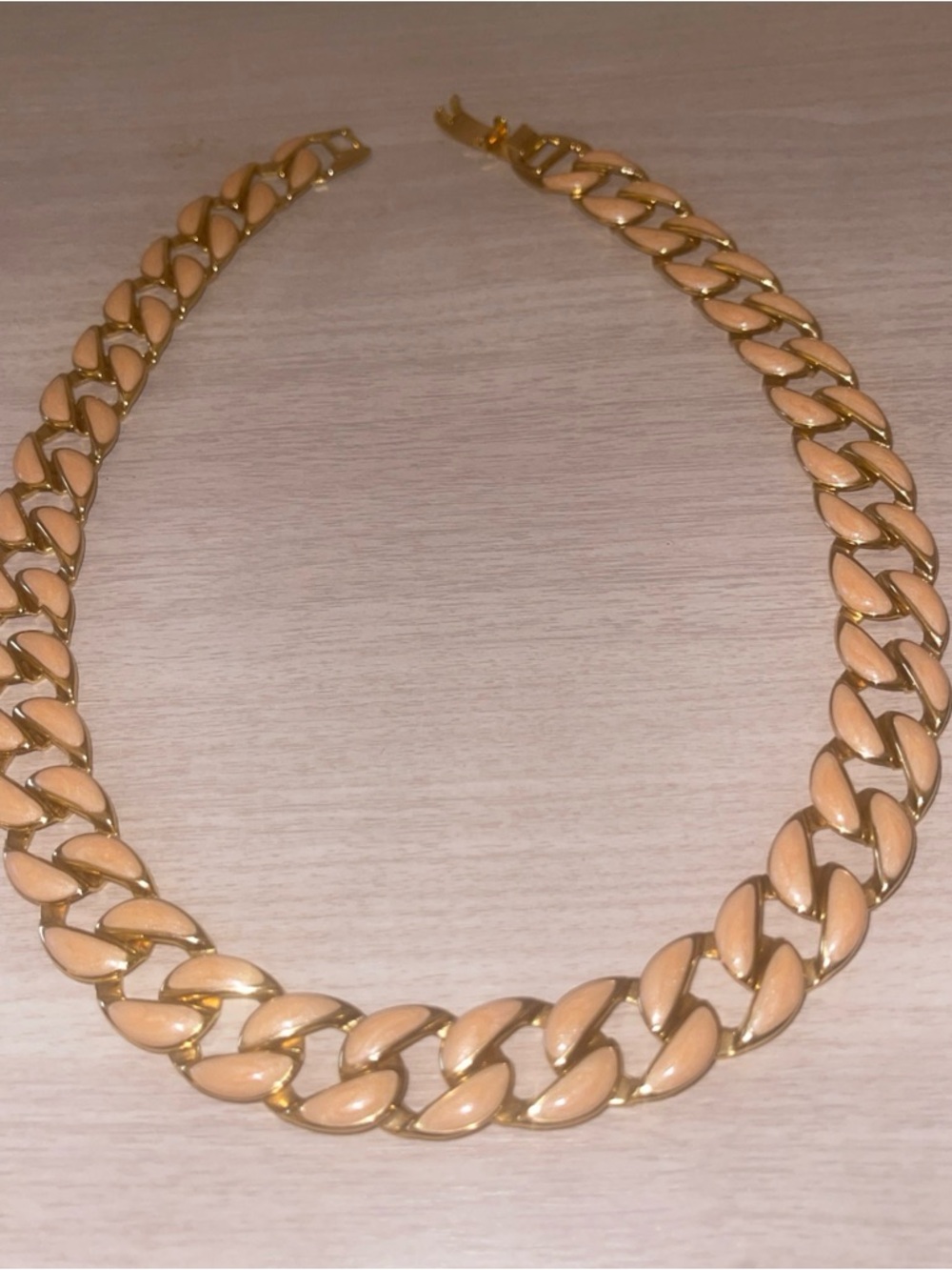 Vintage Gold-Tone And Light Peach Chain Necklace Very Unusual Retro 80’s 18 Inch